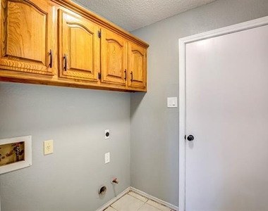 3914 Meadow Drive - Photo Thumbnail 15