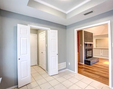 3914 Meadow Drive - Photo Thumbnail 14