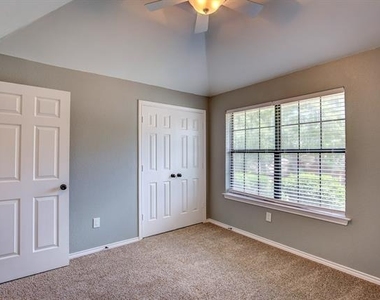 3914 Meadow Drive - Photo Thumbnail 37