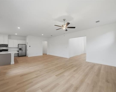 332 Chestnut Street - Photo Thumbnail 6