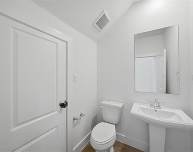 332 Chestnut Street - Photo Thumbnail 10