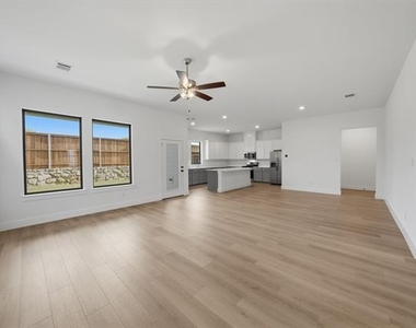 332 Chestnut Street - Photo Thumbnail 5