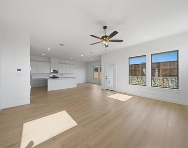 336 Chestnut Street - Photo Thumbnail 11