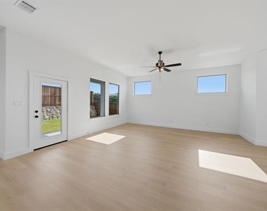 336 Chestnut Street - Photo Thumbnail 10