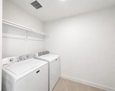 336 Chestnut Street - Photo Thumbnail 24