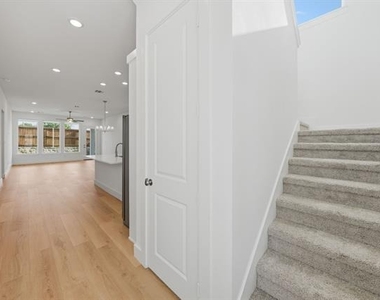 328 Chestnut Street - Photo Thumbnail 3