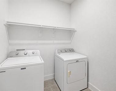 328 Chestnut Street - Photo Thumbnail 19