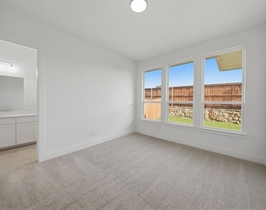 328 Chestnut Street - Photo Thumbnail 8
