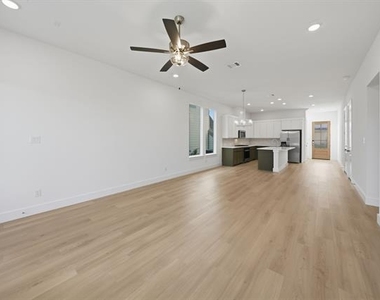 328 Chestnut Street - Photo Thumbnail 7