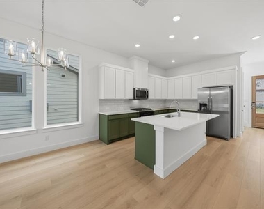 328 Chestnut Street - Photo Thumbnail 2