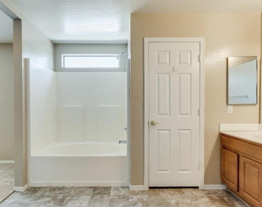 3886 W Dancer Lane - Photo Thumbnail 17
