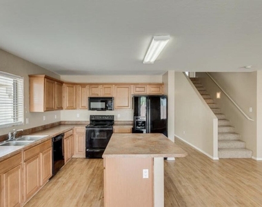 3886 W Dancer Lane - Photo Thumbnail 2