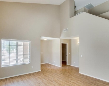 3886 W Dancer Lane - Photo Thumbnail 5