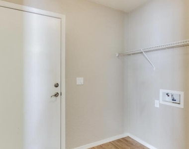 3886 W Dancer Lane - Photo Thumbnail 23