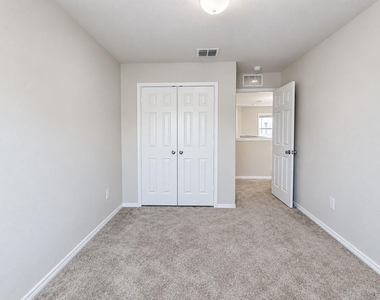 902 Feldspar Way - Photo Thumbnail 21