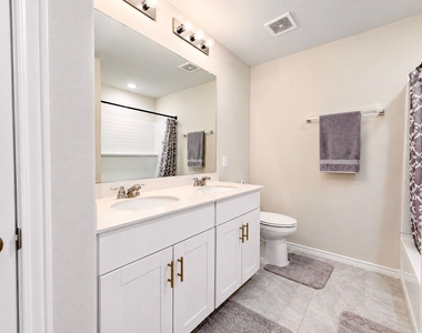 902 Feldspar Way - Photo Thumbnail 23