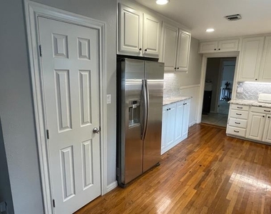 3444 Rogers Avenue - Photo Thumbnail 3