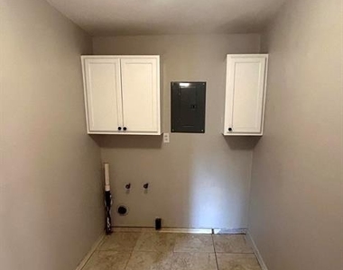 3444 Rogers Avenue - Photo Thumbnail 10