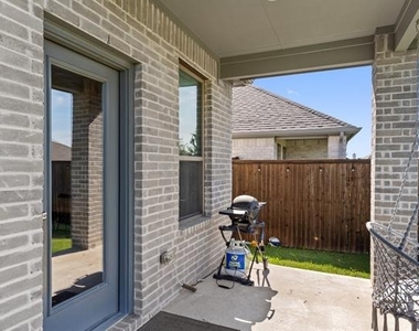132 Chase Creek Drive - Photo Thumbnail 16