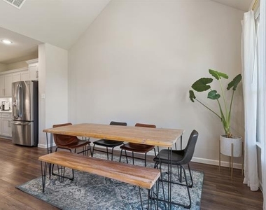 132 Chase Creek Drive - Photo Thumbnail 5