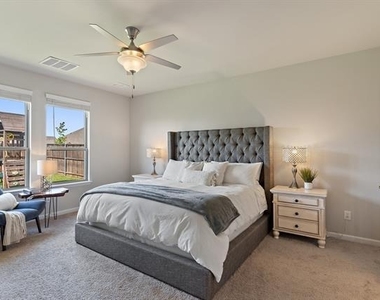 132 Chase Creek Drive - Photo Thumbnail 8