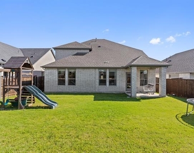 132 Chase Creek Drive - Photo Thumbnail 17