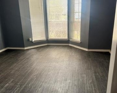 9850 Kathy Lynn Place - Photo Thumbnail 3
