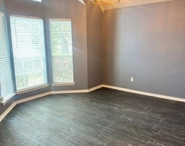 9850 Kathy Lynn Place - Photo Thumbnail 5