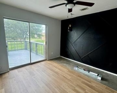 9850 Kathy Lynn Place - Photo Thumbnail 12