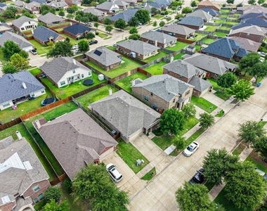 2023 Sterling Gate Drive - Photo Thumbnail 32