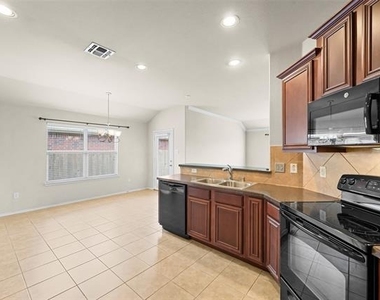 2023 Sterling Gate Drive - Photo Thumbnail 14
