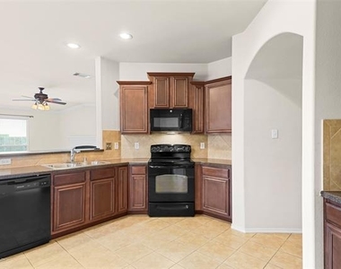 2023 Sterling Gate Drive - Photo Thumbnail 13