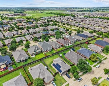 2023 Sterling Gate Drive - Photo Thumbnail 36