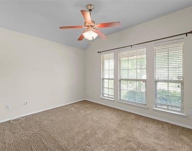 2023 Sterling Gate Drive - Photo Thumbnail 23