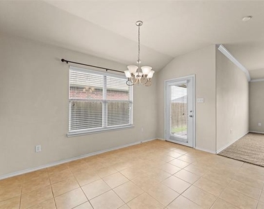 2023 Sterling Gate Drive - Photo Thumbnail 10