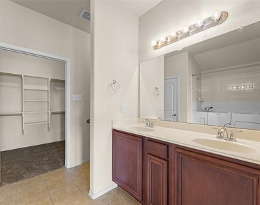 2023 Sterling Gate Drive - Photo Thumbnail 20