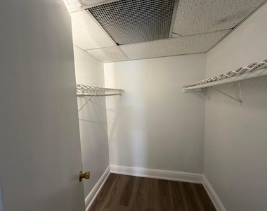 4419 Treehouse Lane - Photo Thumbnail 8