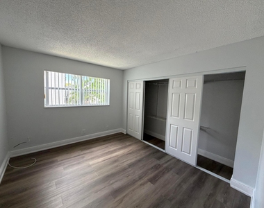 4419 Treehouse Lane - Photo Thumbnail 6