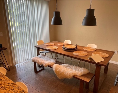 2851 W Prospect Road - Photo Thumbnail 4