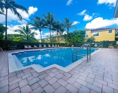 2851 W Prospect Road - Photo Thumbnail 11