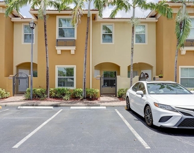 2851 W Prospect Road - Photo Thumbnail 1