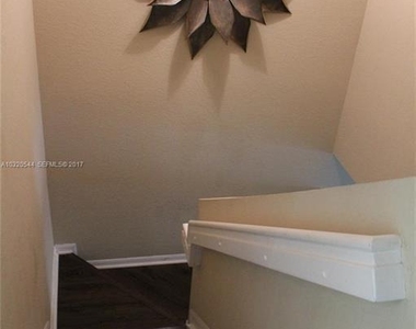 2851 W Prospect Road - Photo Thumbnail 5