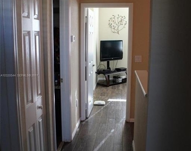 2851 W Prospect Road - Photo Thumbnail 6