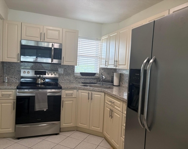 8900 Washington Boulevard - Photo Thumbnail 4