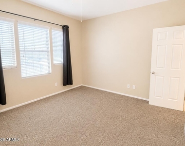 17636 W Maui Lane - Photo Thumbnail 21