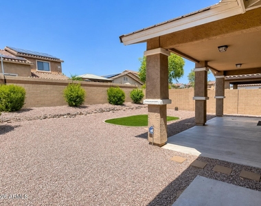 17636 W Maui Lane - Photo Thumbnail 31