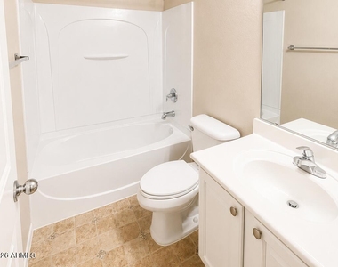17636 W Maui Lane - Photo Thumbnail 28