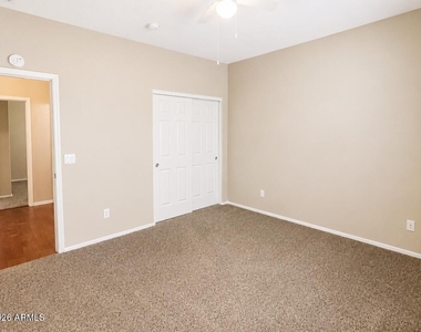 17636 W Maui Lane - Photo Thumbnail 16