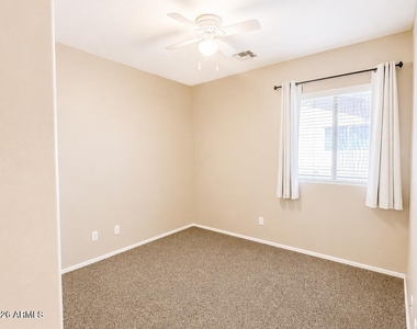 17636 W Maui Lane - Photo Thumbnail 17