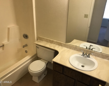 1653 W Plana Avenue - Photo Thumbnail 15